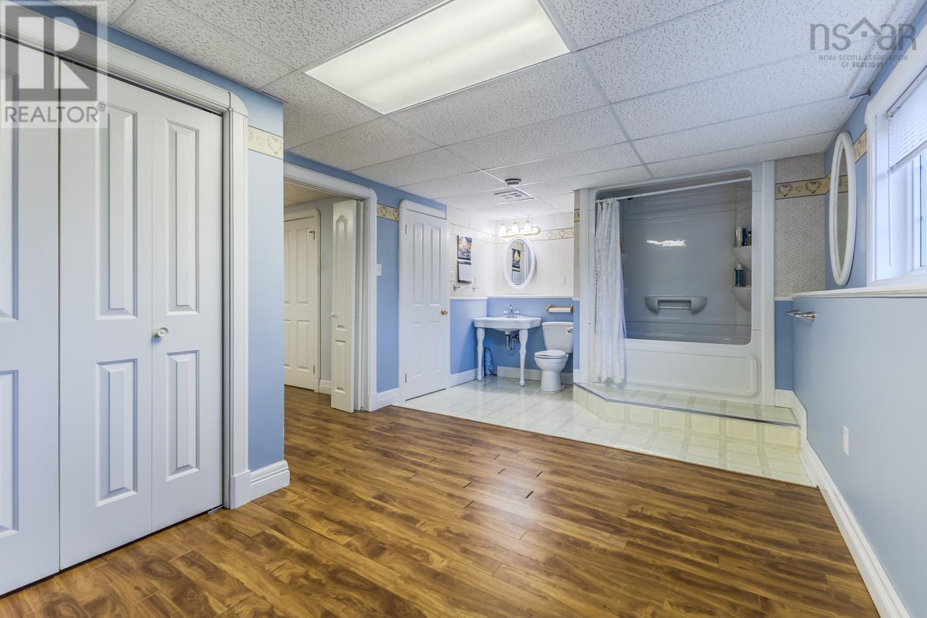 Property 27 of 49 of 157 PARKWOOD SOUTH