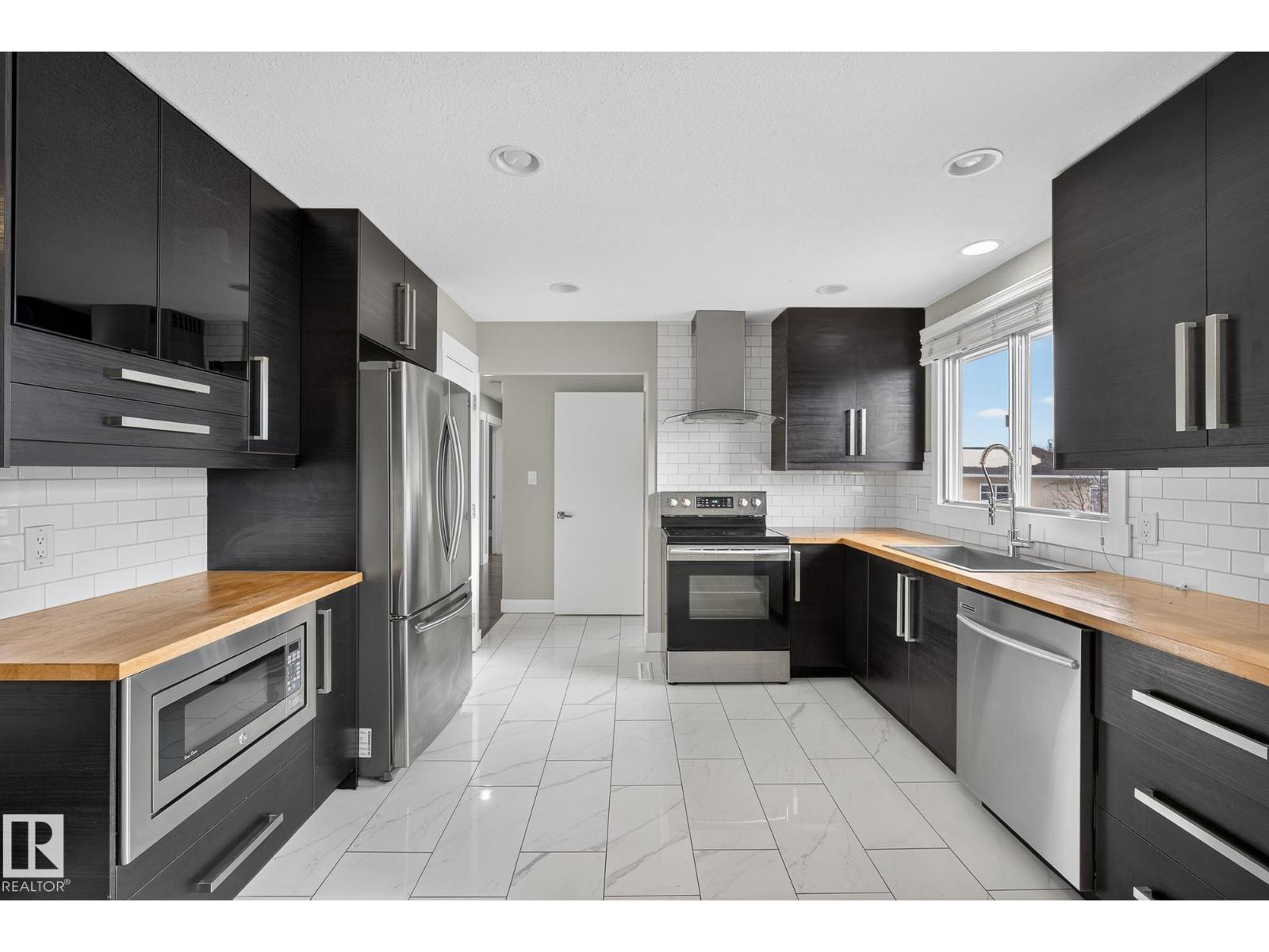 6219 150 AV NW, Edmonton