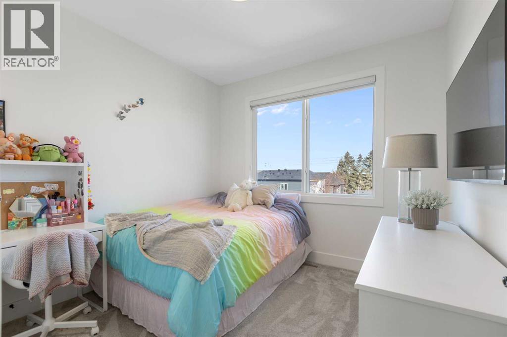 Single Family House for Sale in   Avenue NE Tuxedo Park Calgary 