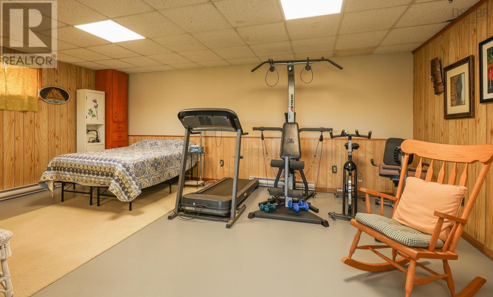 Property 36 of 38 of 998 Mood Road