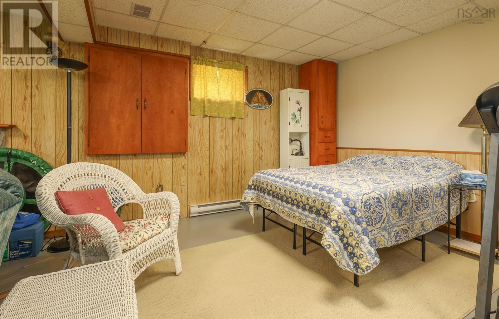 Property 37 of 38 of 998 Mood Road