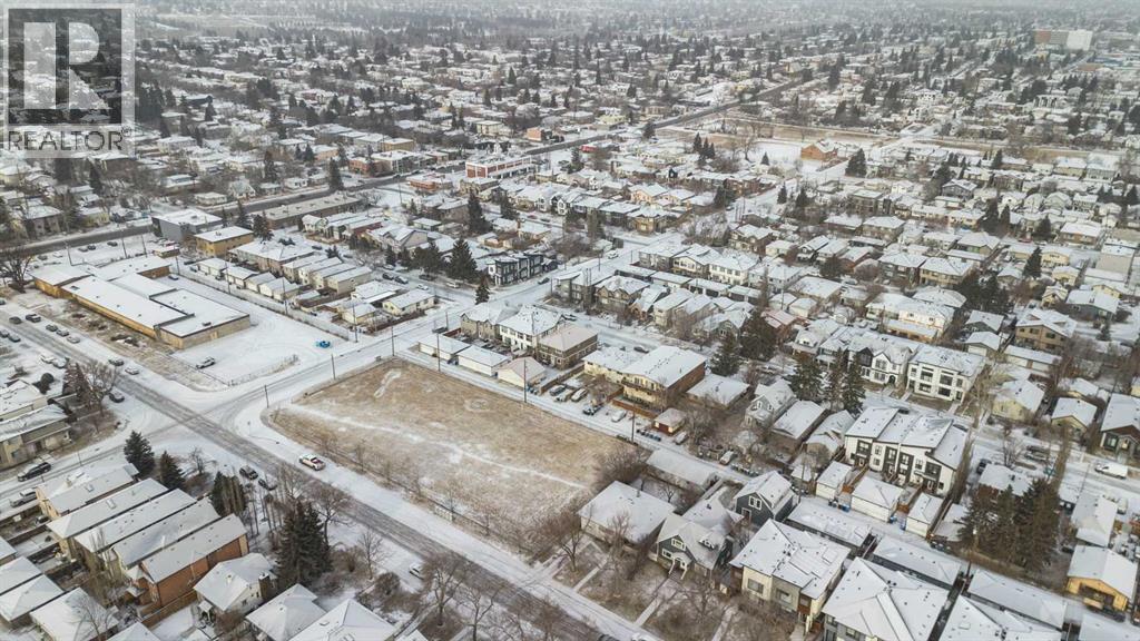 Single Family House for Sale in   Avenue NE Tuxedo Park Calgary 