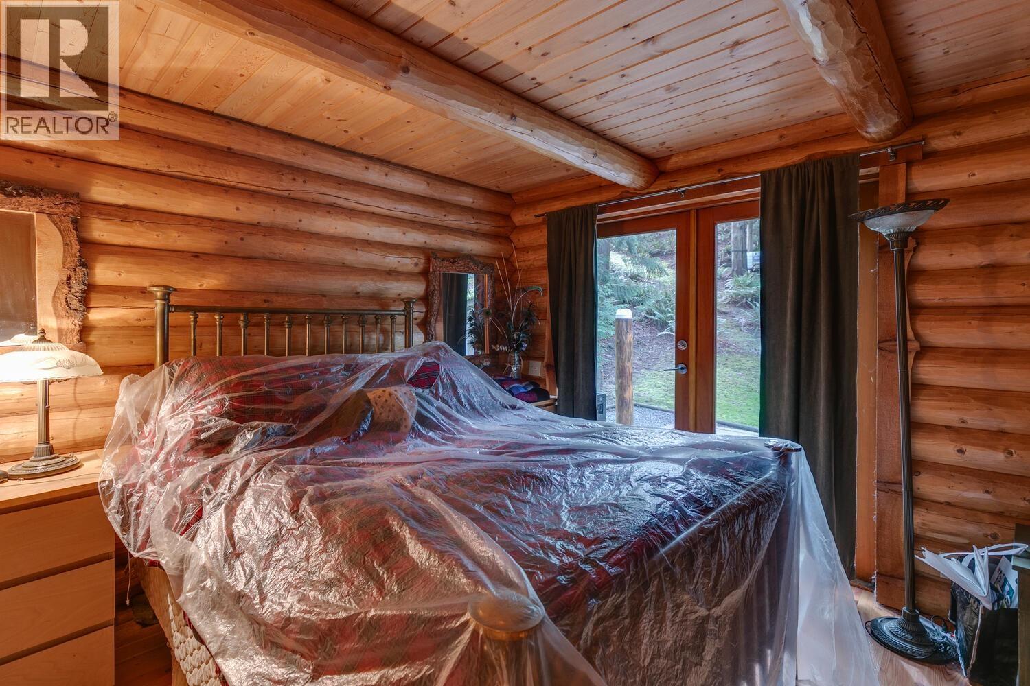 274 MERRYMAN DRIVE, Mayne Island