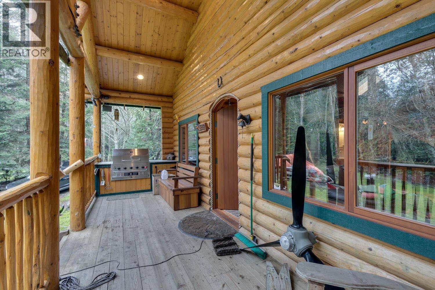 274 MERRYMAN DRIVE, Mayne Island