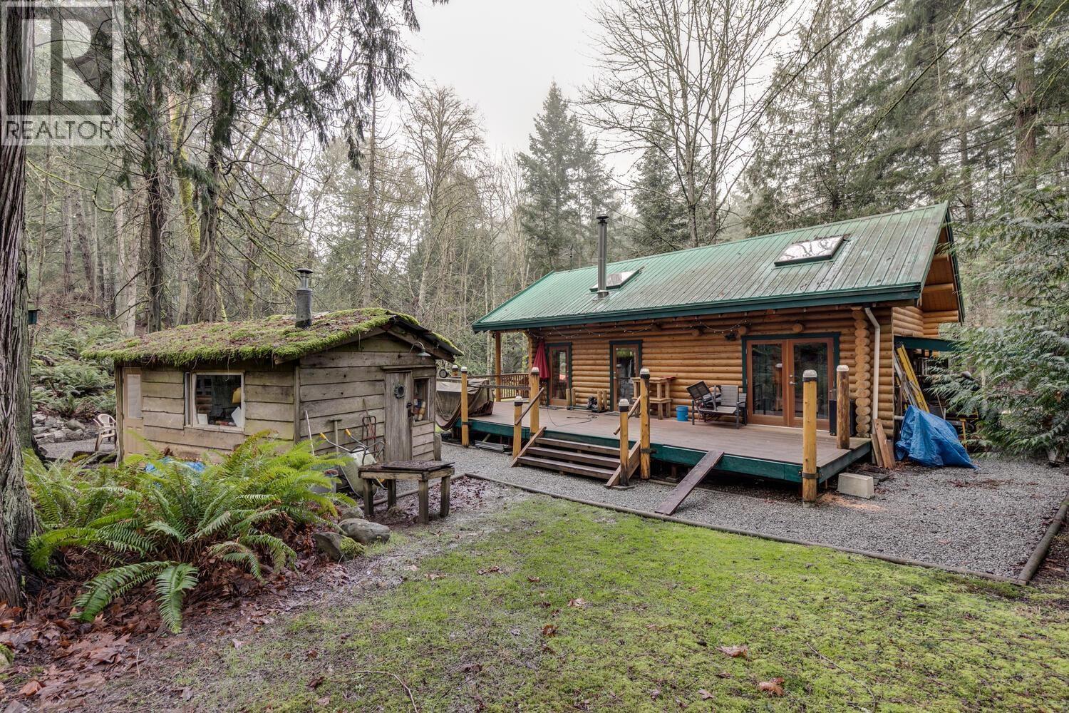 274 MERRYMAN DRIVE, Mayne Island