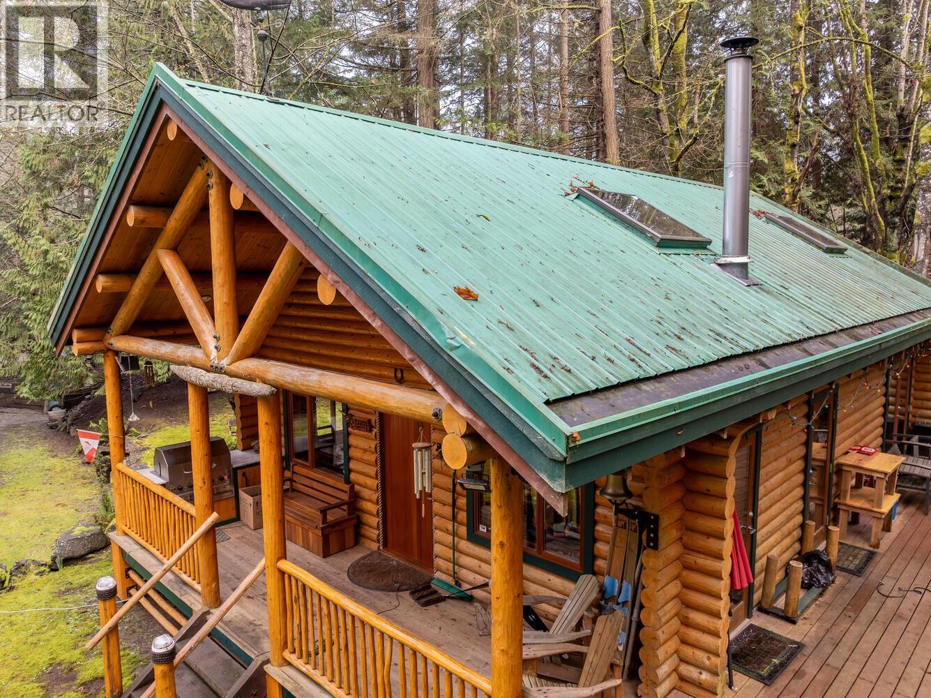 274 MERRYMAN DRIVE, Mayne Island