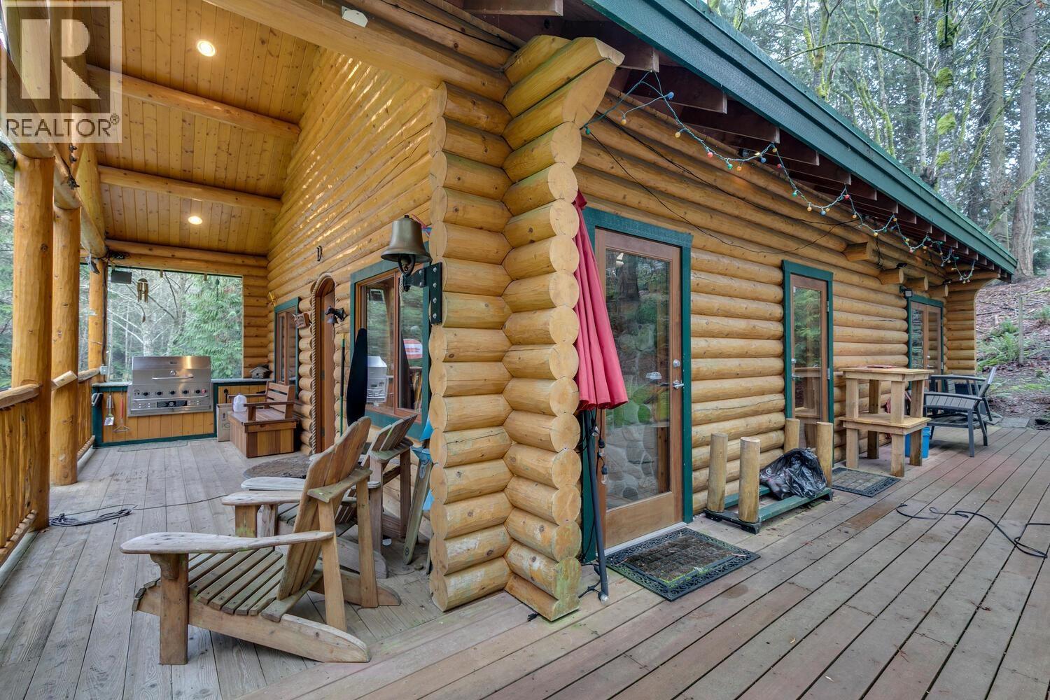 274 MERRYMAN DRIVE, Mayne Island