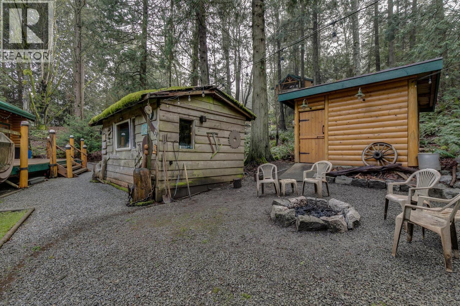 274 MERRYMAN DRIVE, Mayne Island