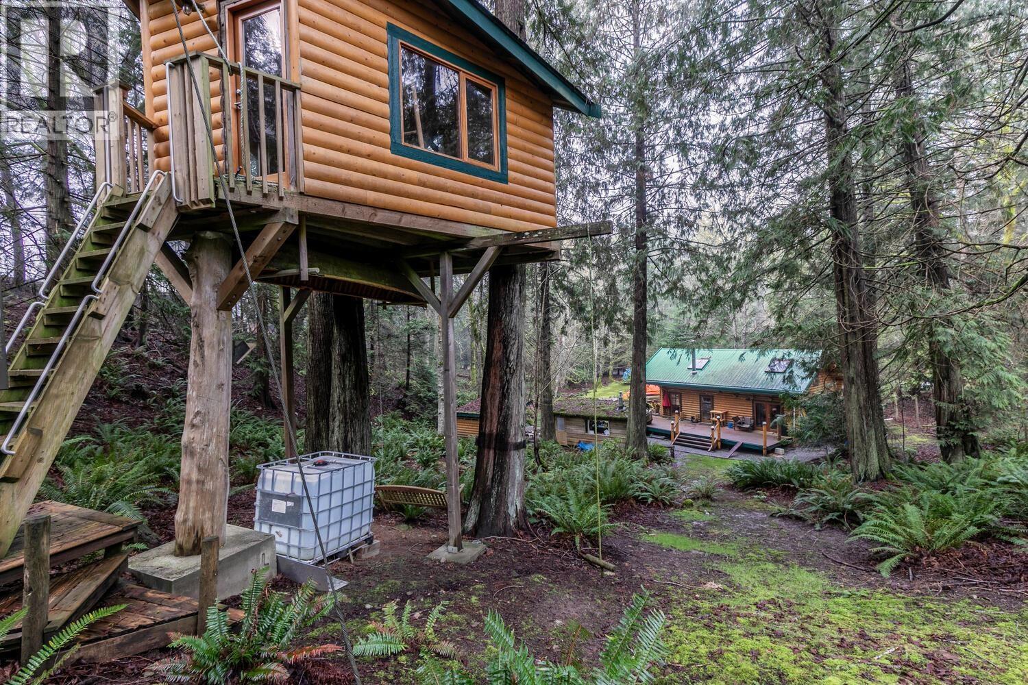 274 MERRYMAN DRIVE, Mayne Island