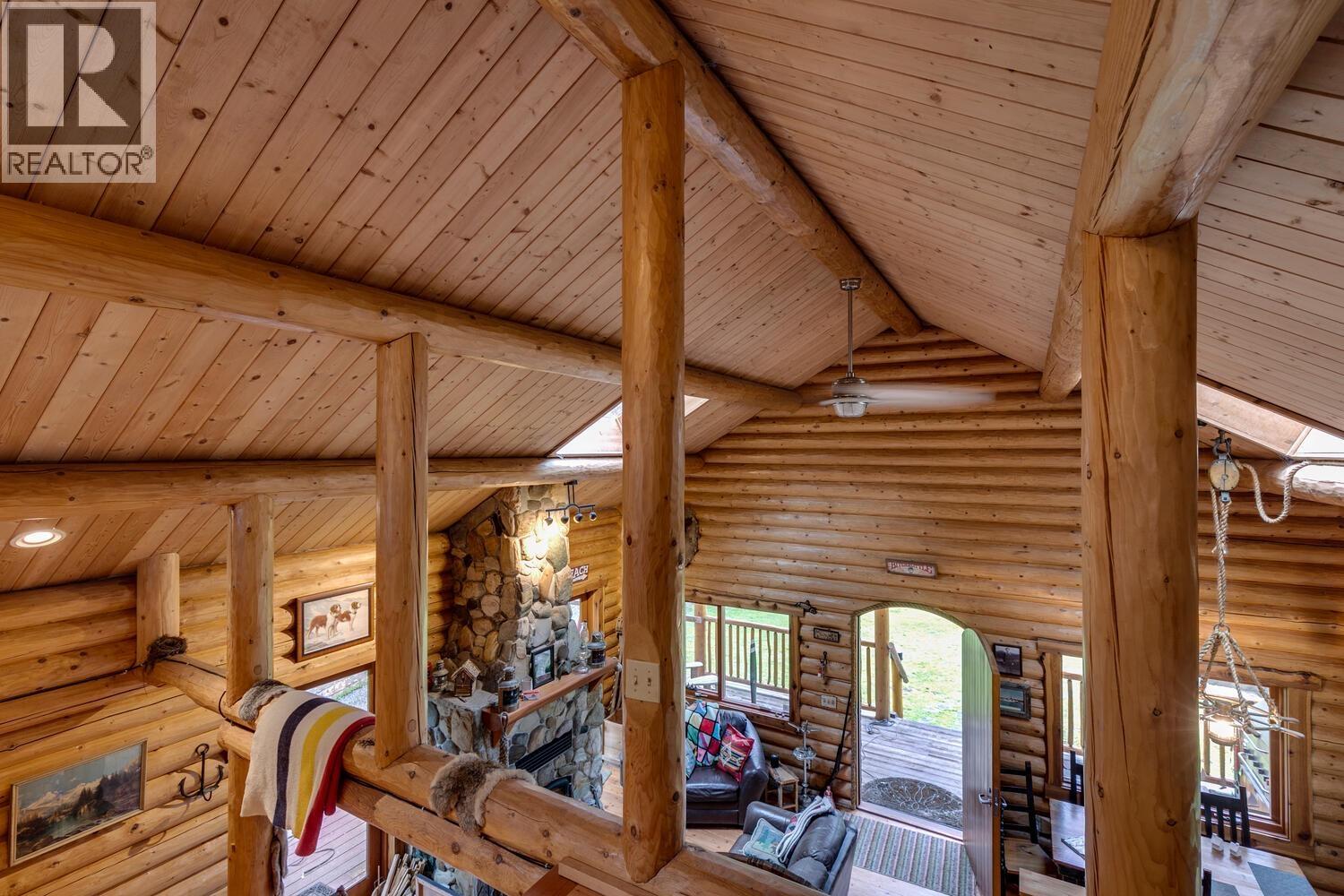 274 MERRYMAN DRIVE, Mayne Island