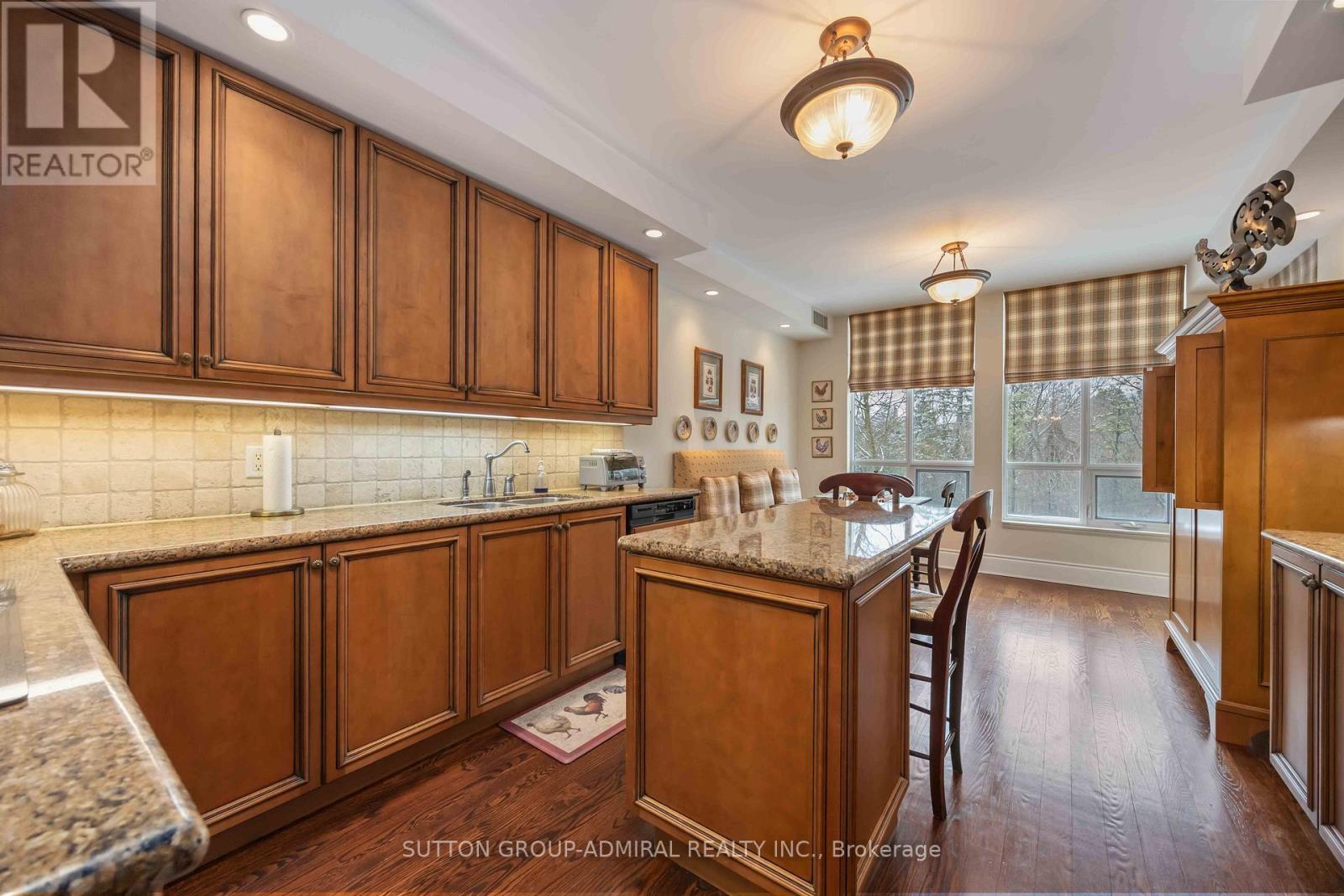 #207 7071 BAYVIEW AVENUE - 18