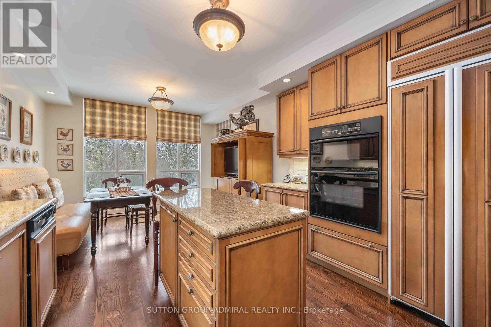 #207 7071 BAYVIEW AVENUE - 21