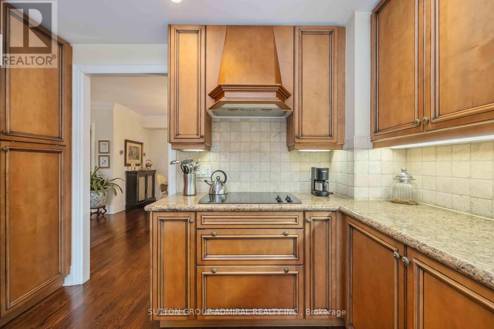 #207 7071 BAYVIEW AVENUE - 22