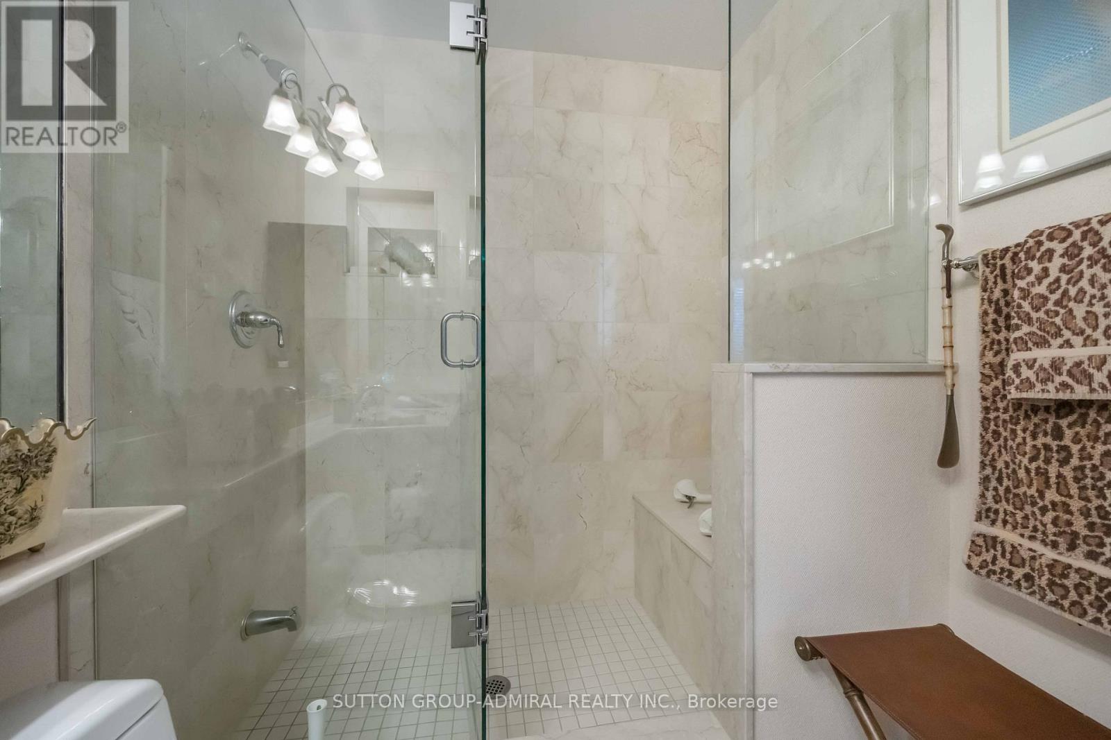 #207 7071 BAYVIEW AVENUE - 27