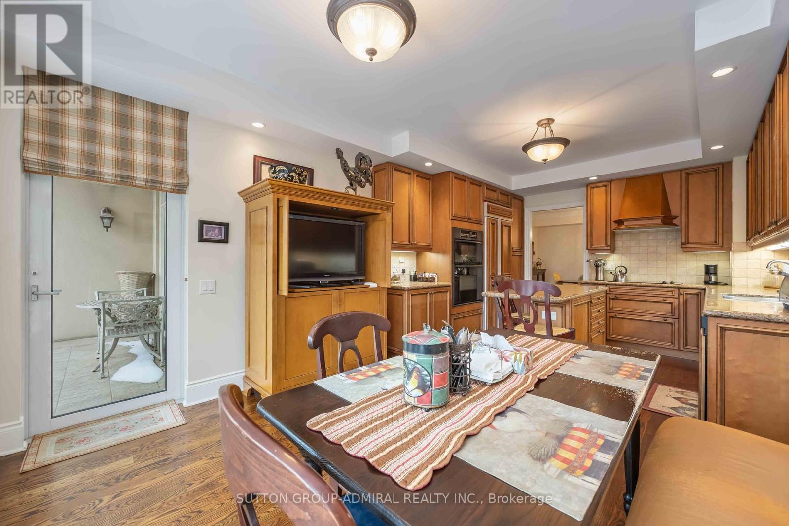 #207 7071 BAYVIEW AVENUE - 30