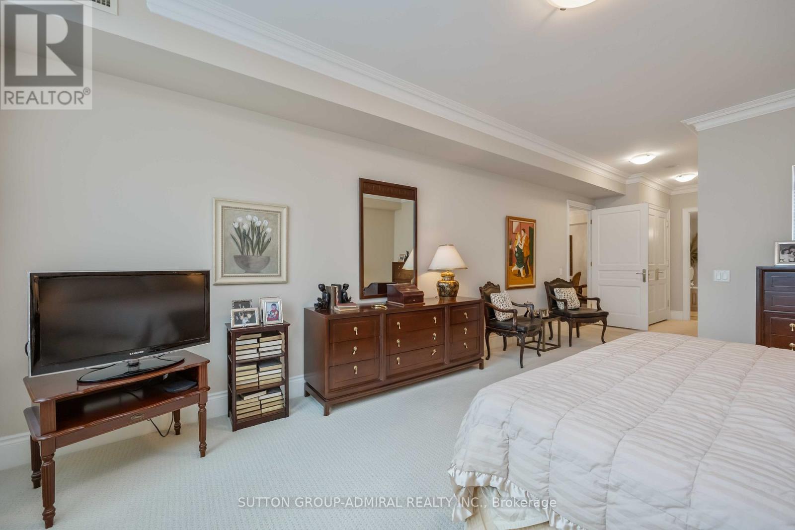 #207 7071 BAYVIEW AVENUE - 33