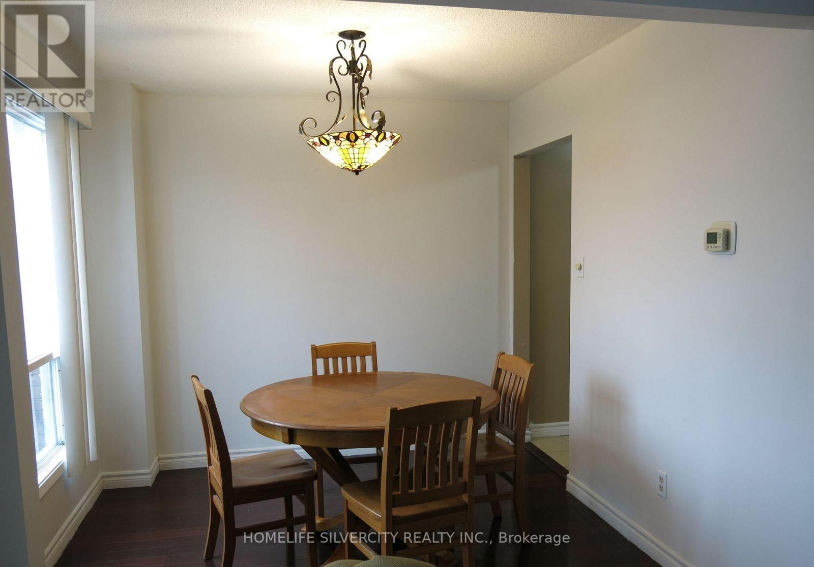 18 PICKARD LANE - Photo 4 of 23, Brampton (Fletcher's West), Ontario