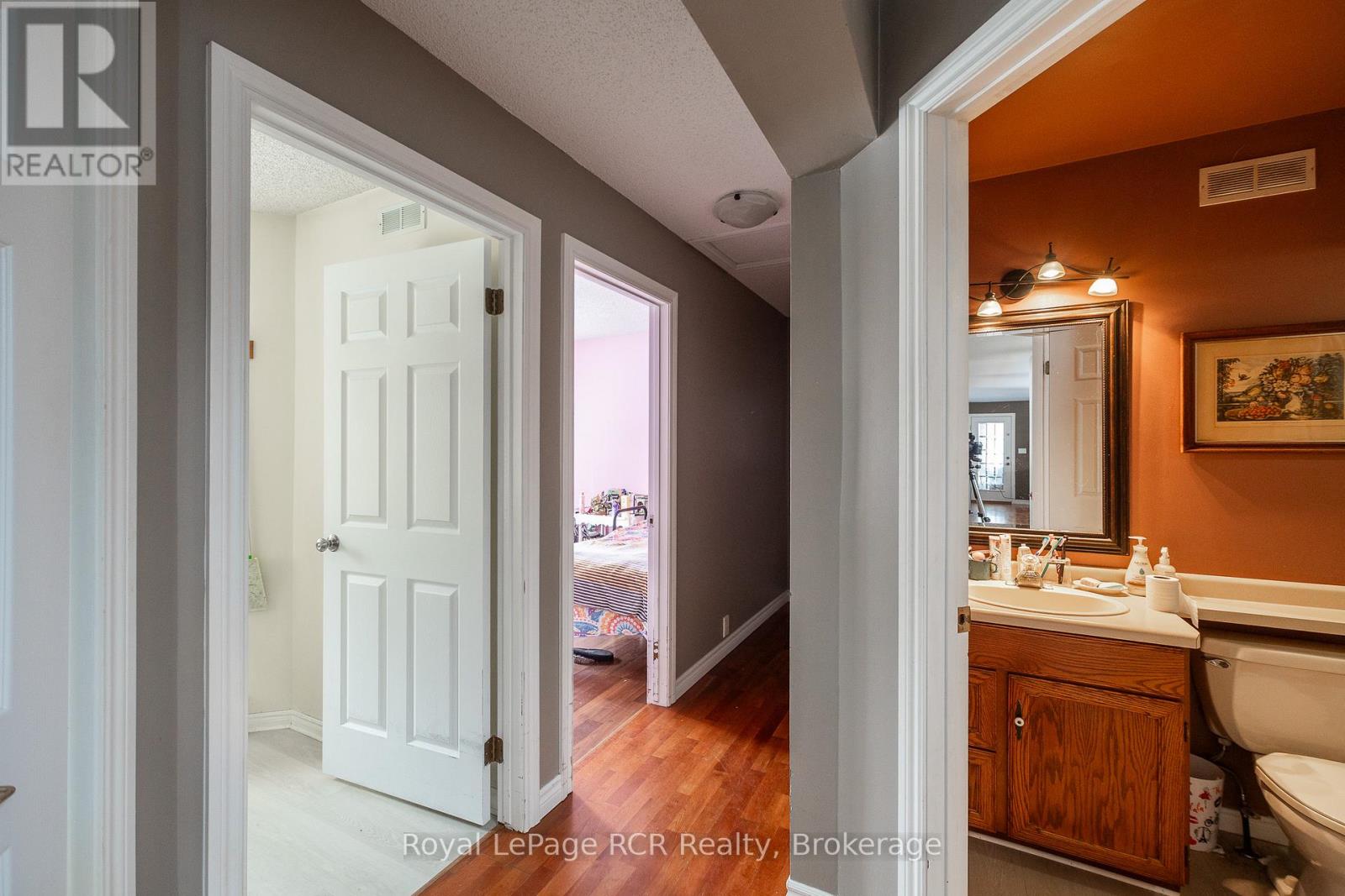 837 7TH AVENUE - 21