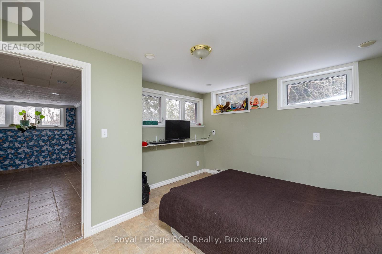 837 7TH AVENUE - 33