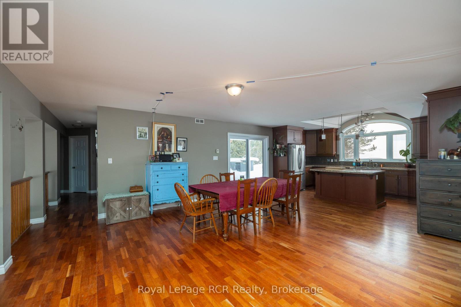 837 7TH AVENUE - 9