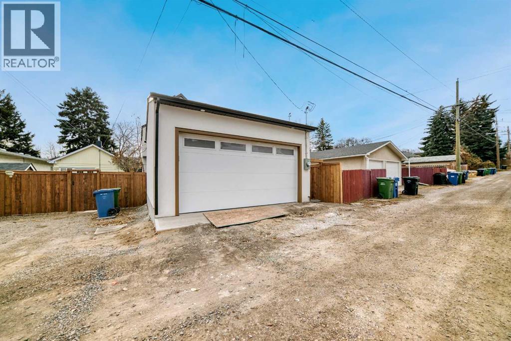 Single Family House for Sale in   Avenue NW Tuxedo Park Calgary 