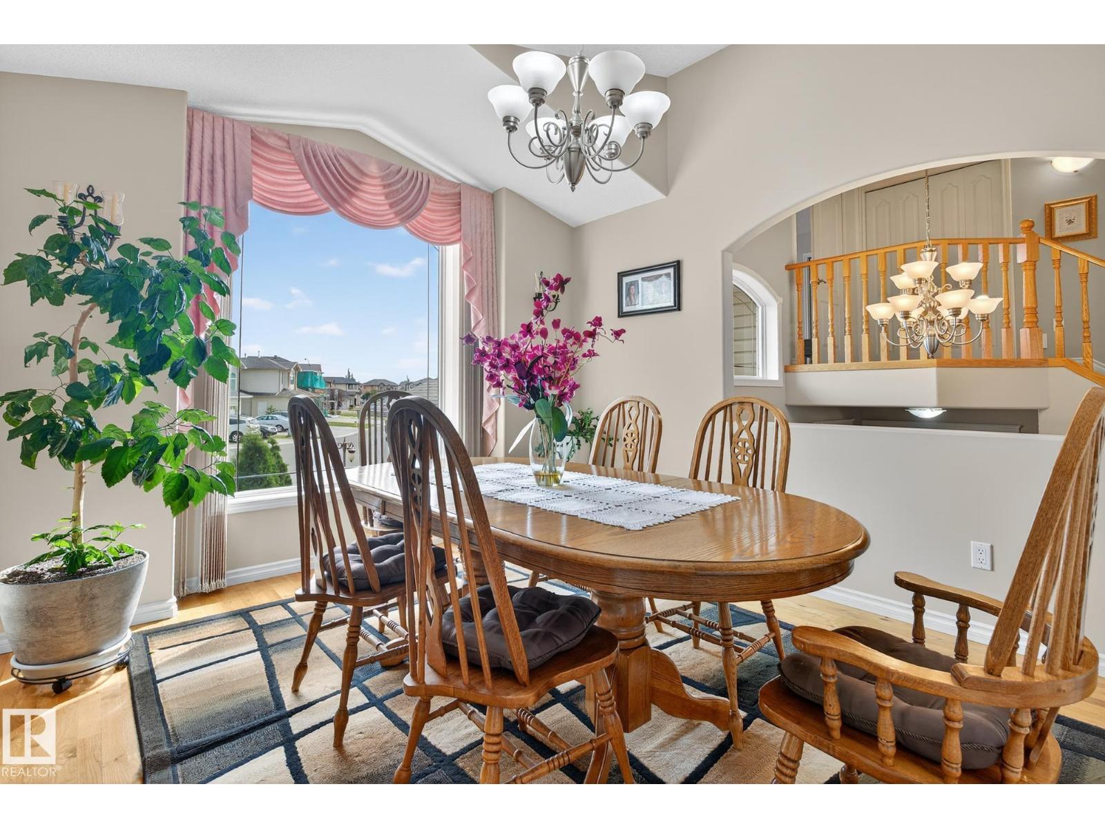 7335 164 AV NW, Edmonton