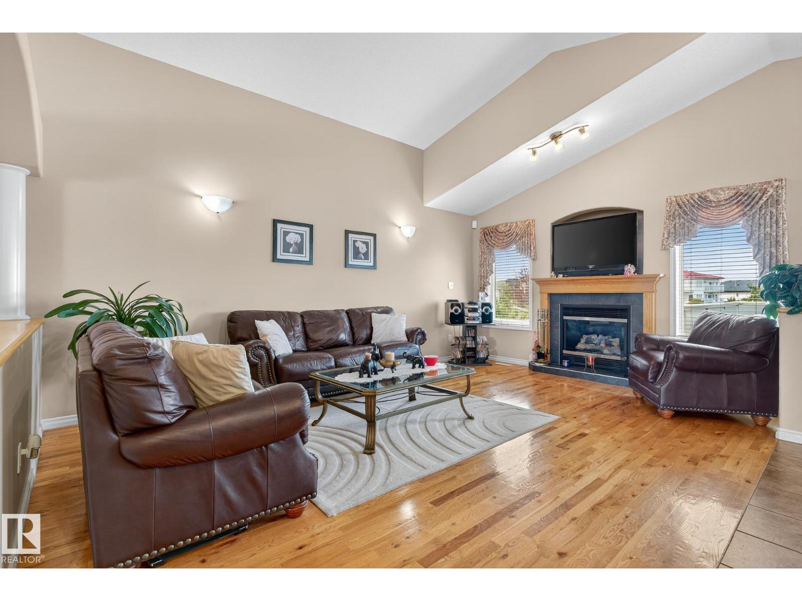 7335 164 AV NW, Edmonton