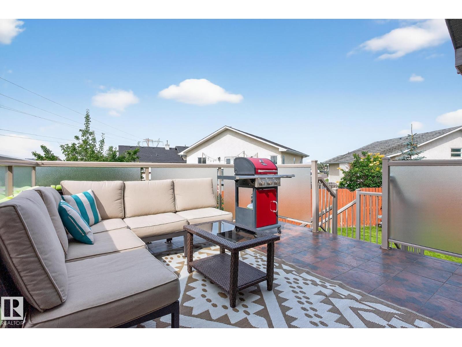 7335 164 AV NW, Edmonton