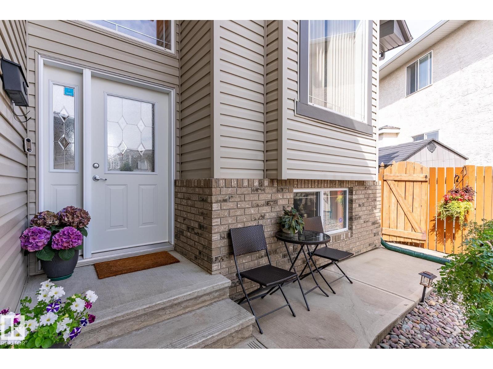 7335 164 AV NW, Edmonton