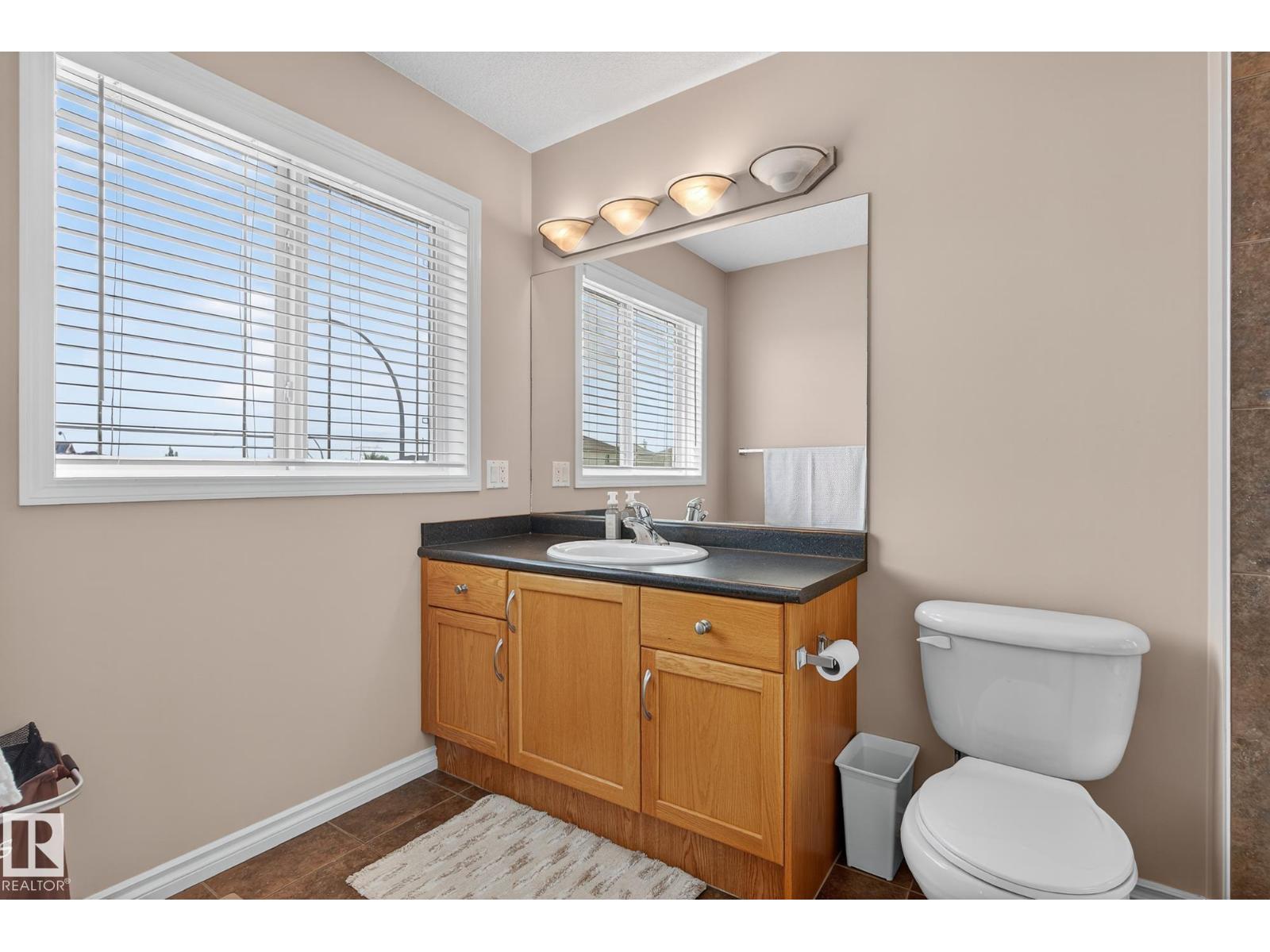 7335 164 AV NW, Edmonton