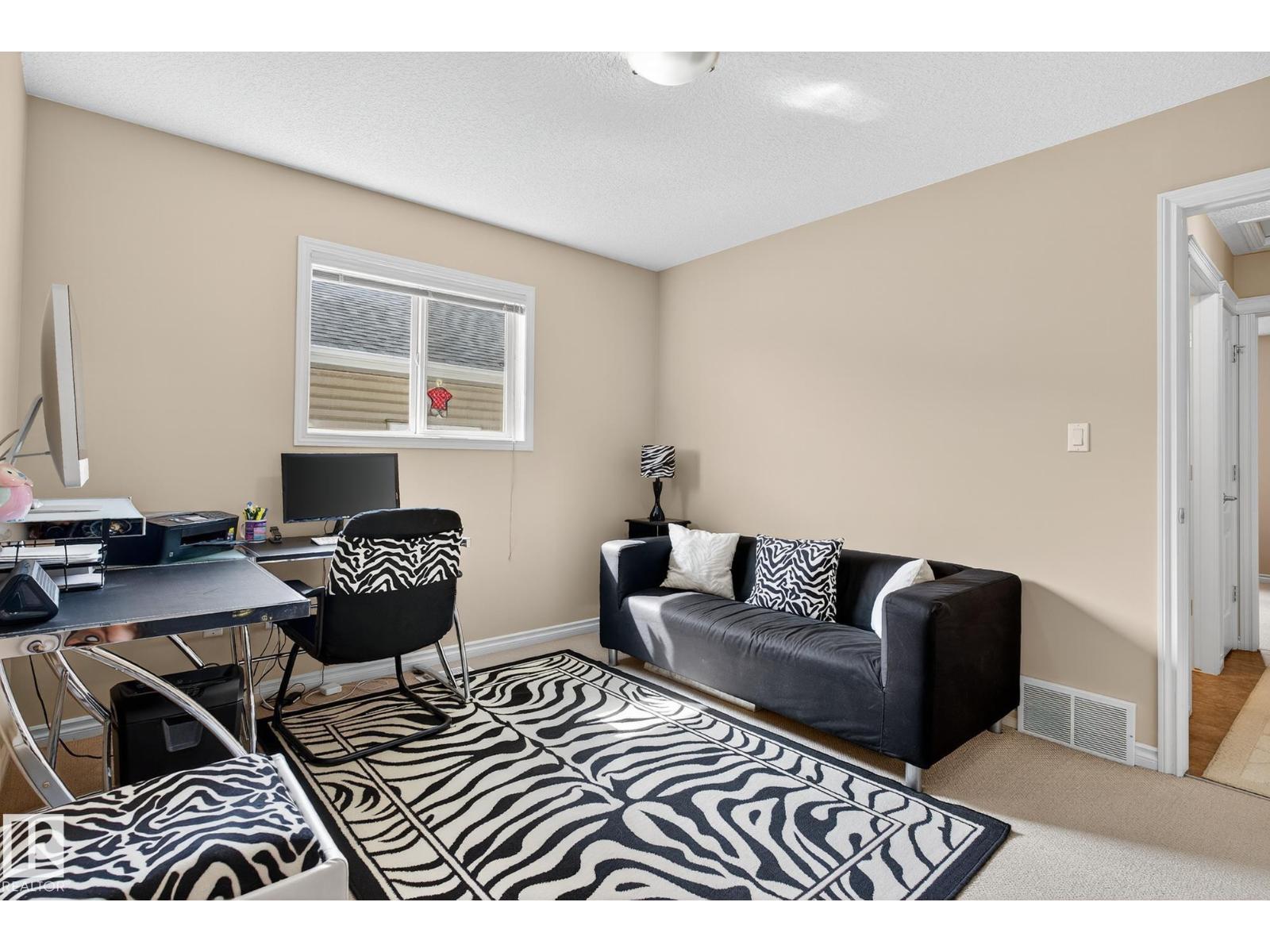 7335 164 AV NW, Edmonton