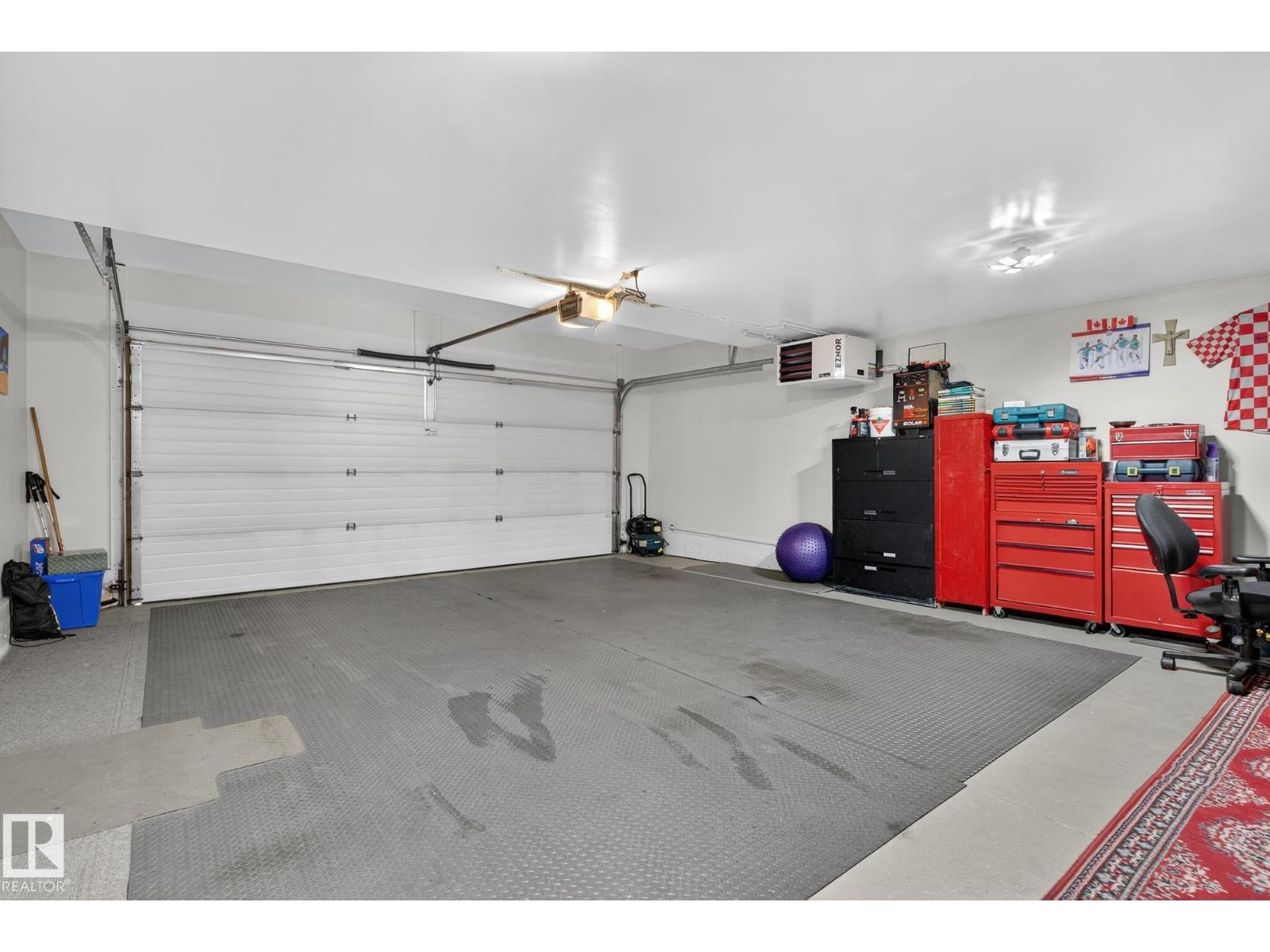 7335 164 AV NW, Edmonton