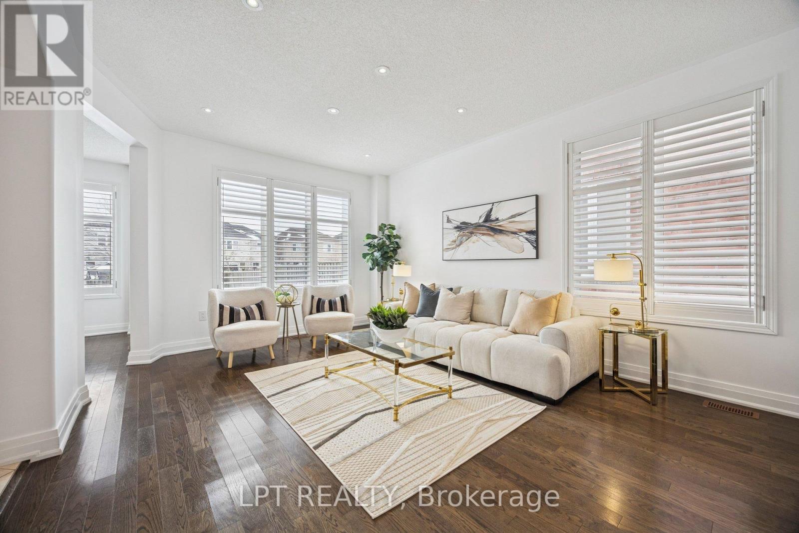 61 MINERVA AVENUE - Photo 2 of 43, Toronto (Cliffcrest), Ontario