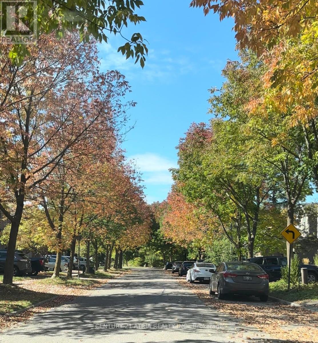 102 Woodroof photo 5