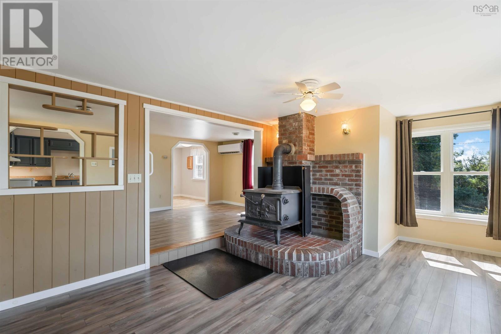 Property 11 of 51 of 2284 Highway 201