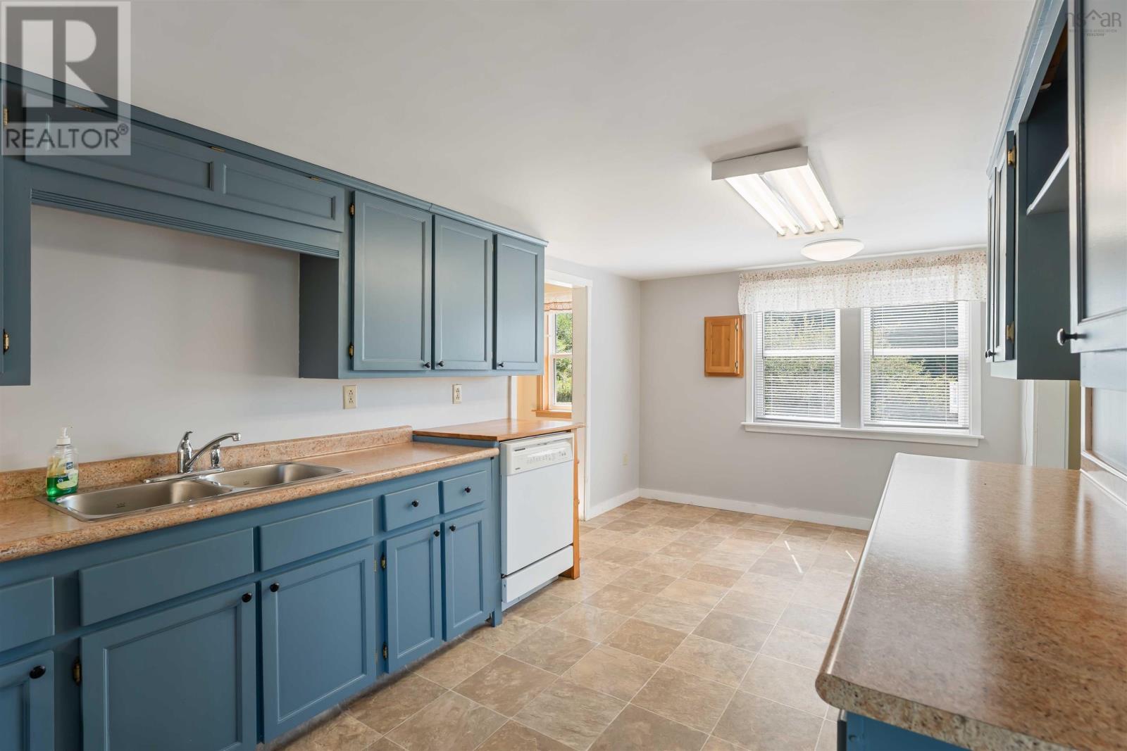 Property 17 of 51 of 2284 Highway 201