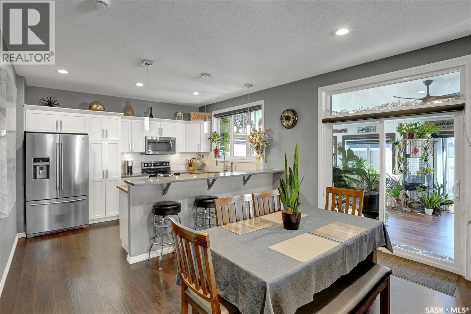 25 Hudson DRIVE - 11