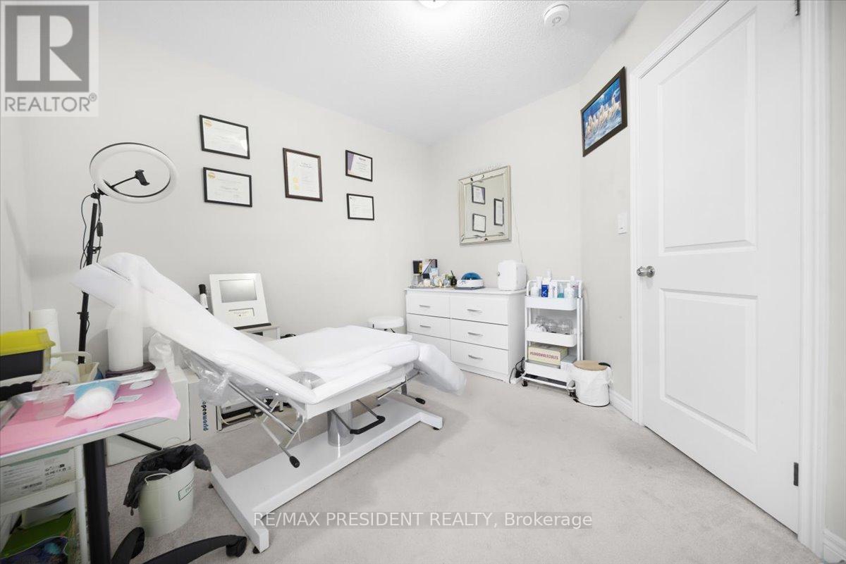 3 DALE MEADOWS ROAD - 25
