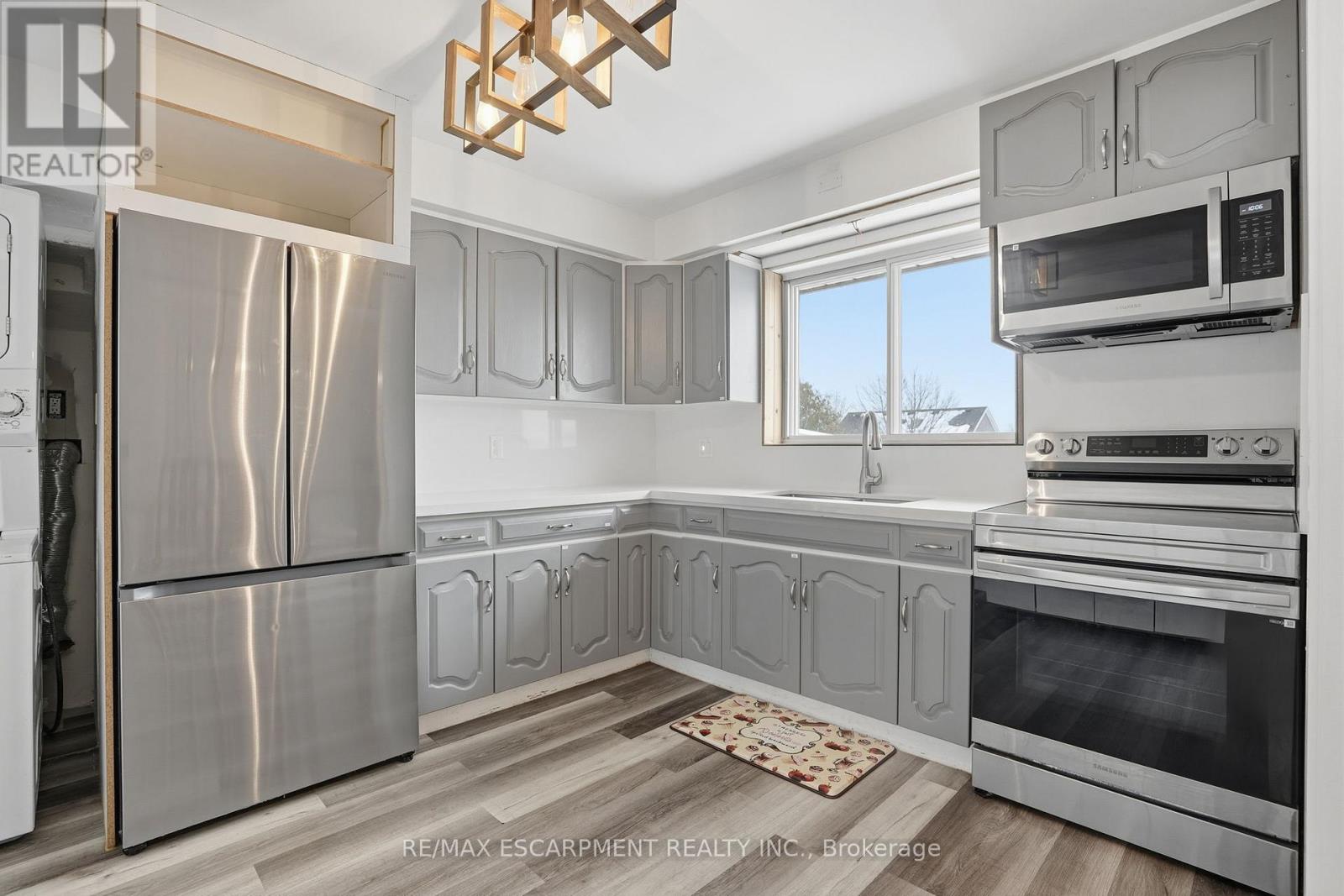 Single Family House for Sale in UPPER   KIMBERLY DRIVE Hamilton (Rosedale) 