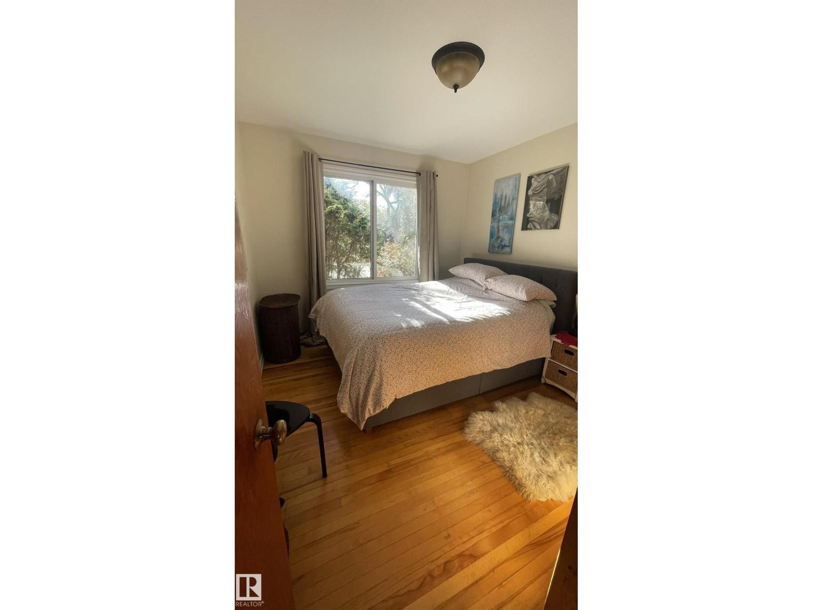 10964 74 AV NW, Edmonton