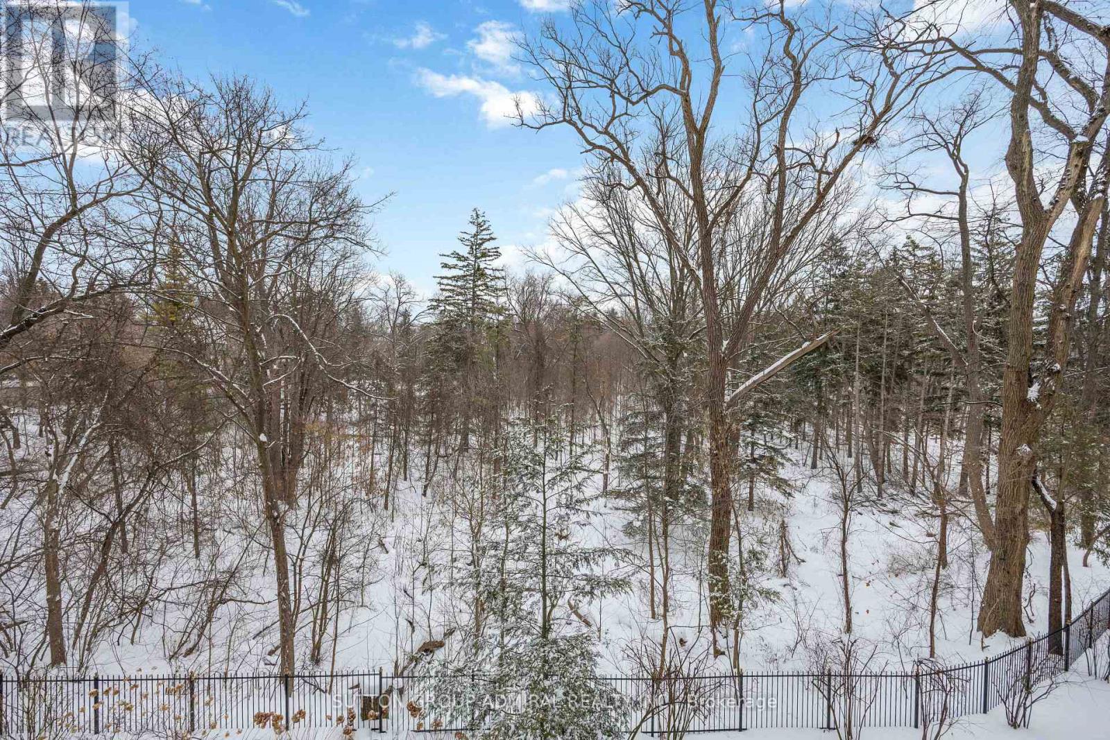 #207 7071 BAYVIEW AVENUE - 40