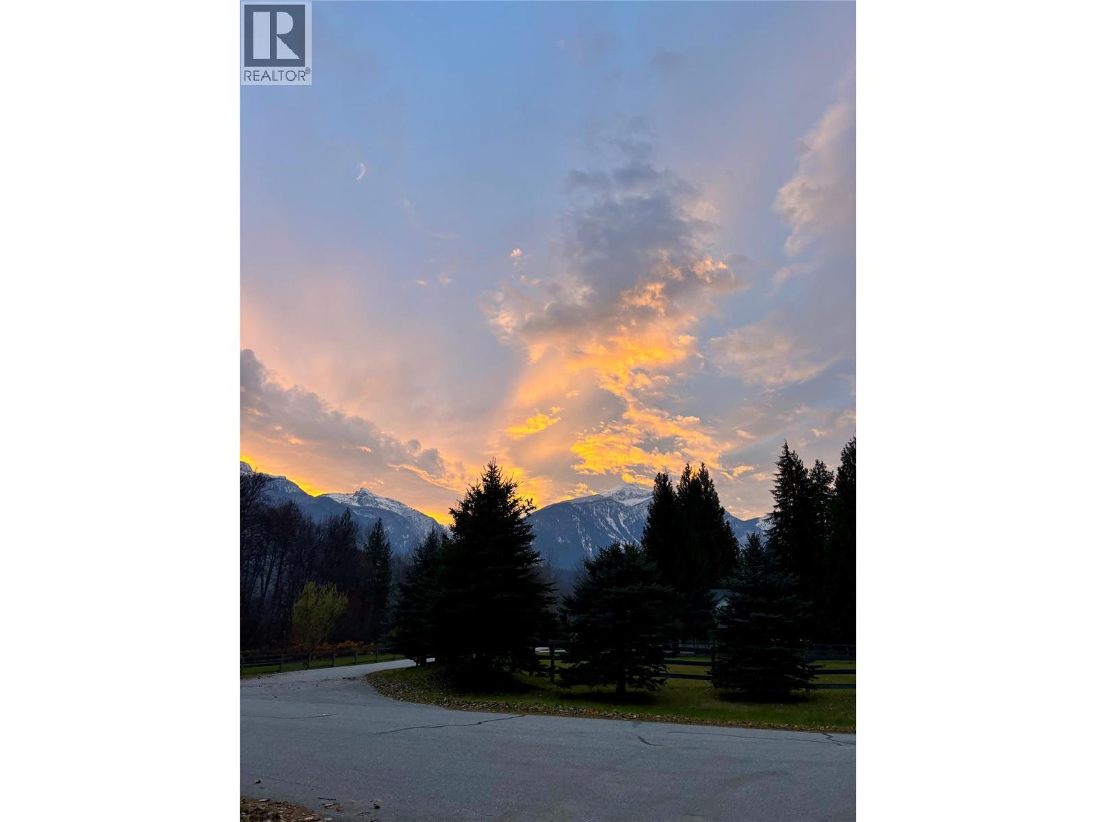 3666 Catherwood Road, Revelstoke