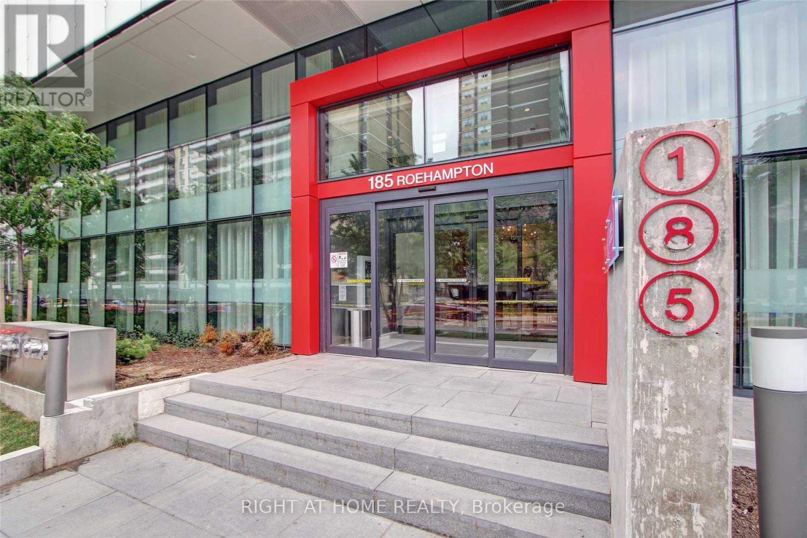 2802 - 185 ROEHAMPTON AVENUE