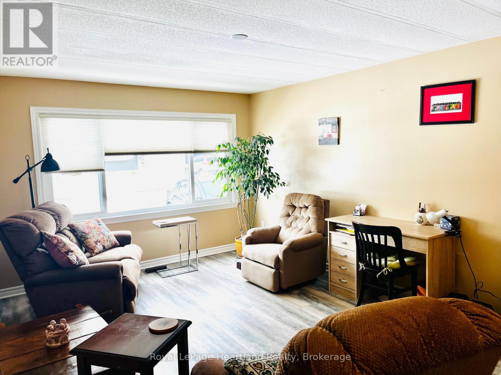 12 VELMA STREET - Photo 3 of 29, Strathroy-Caradoc (SW), Ontario