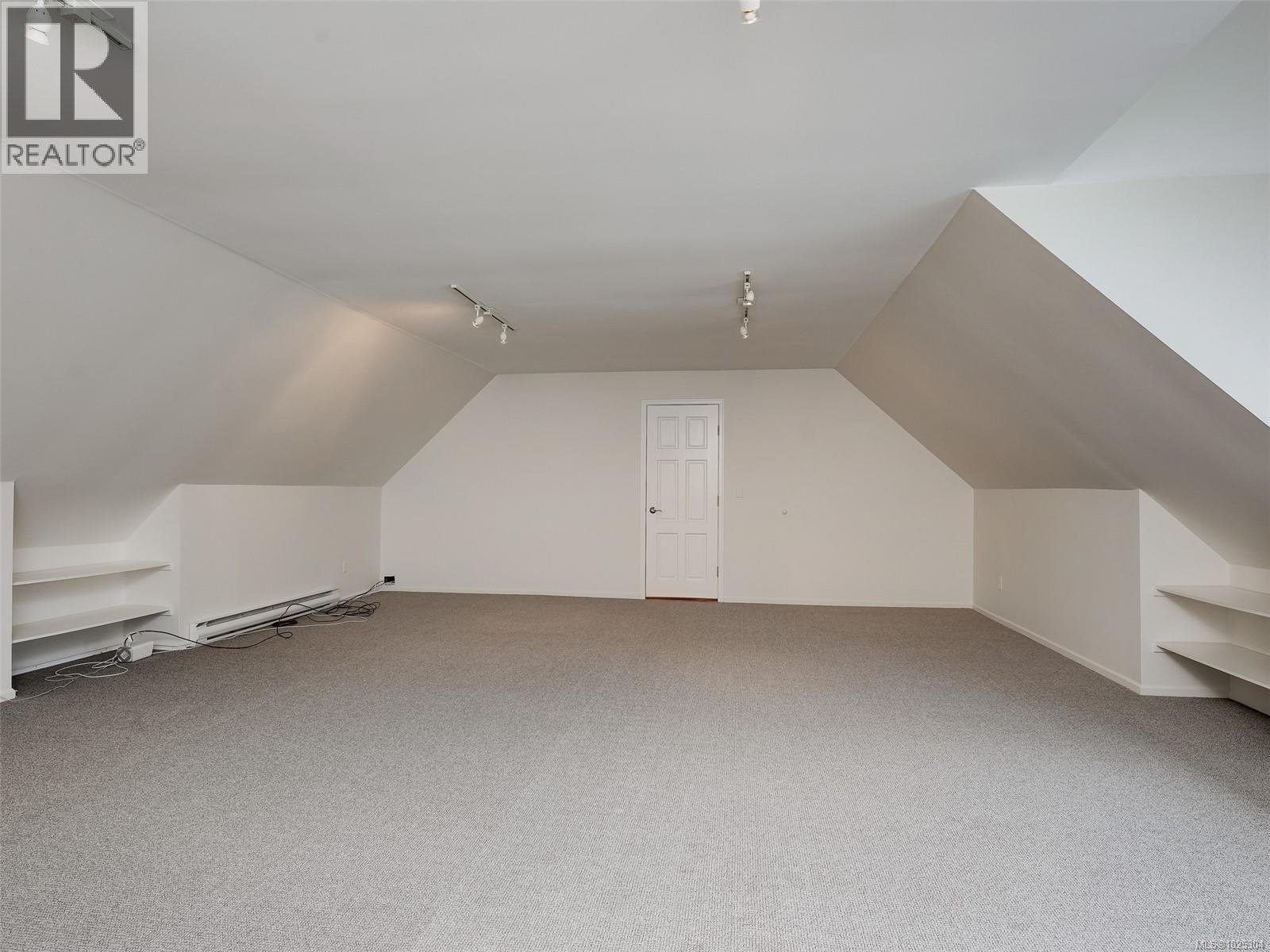  3914 Gibson Court, Saanich