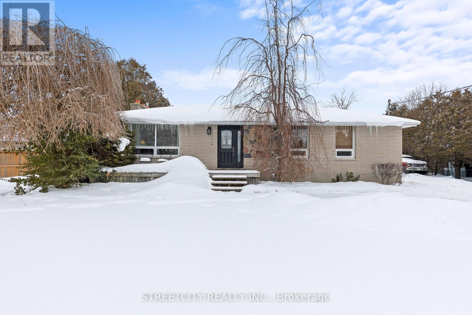 2632 Catherine Street