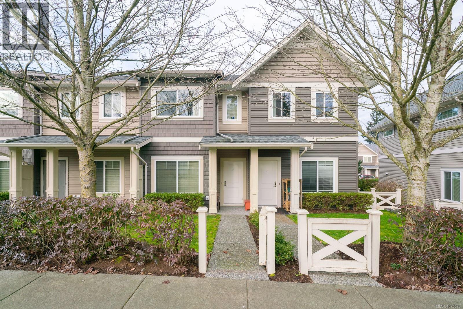 602 1675 Crescent View Dr, Nanaimo