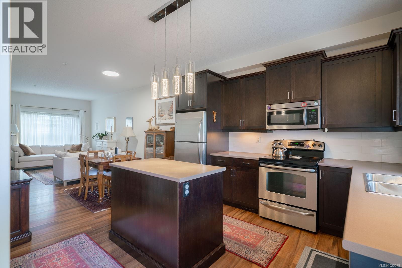 602 1675 Crescent View Dr, Nanaimo