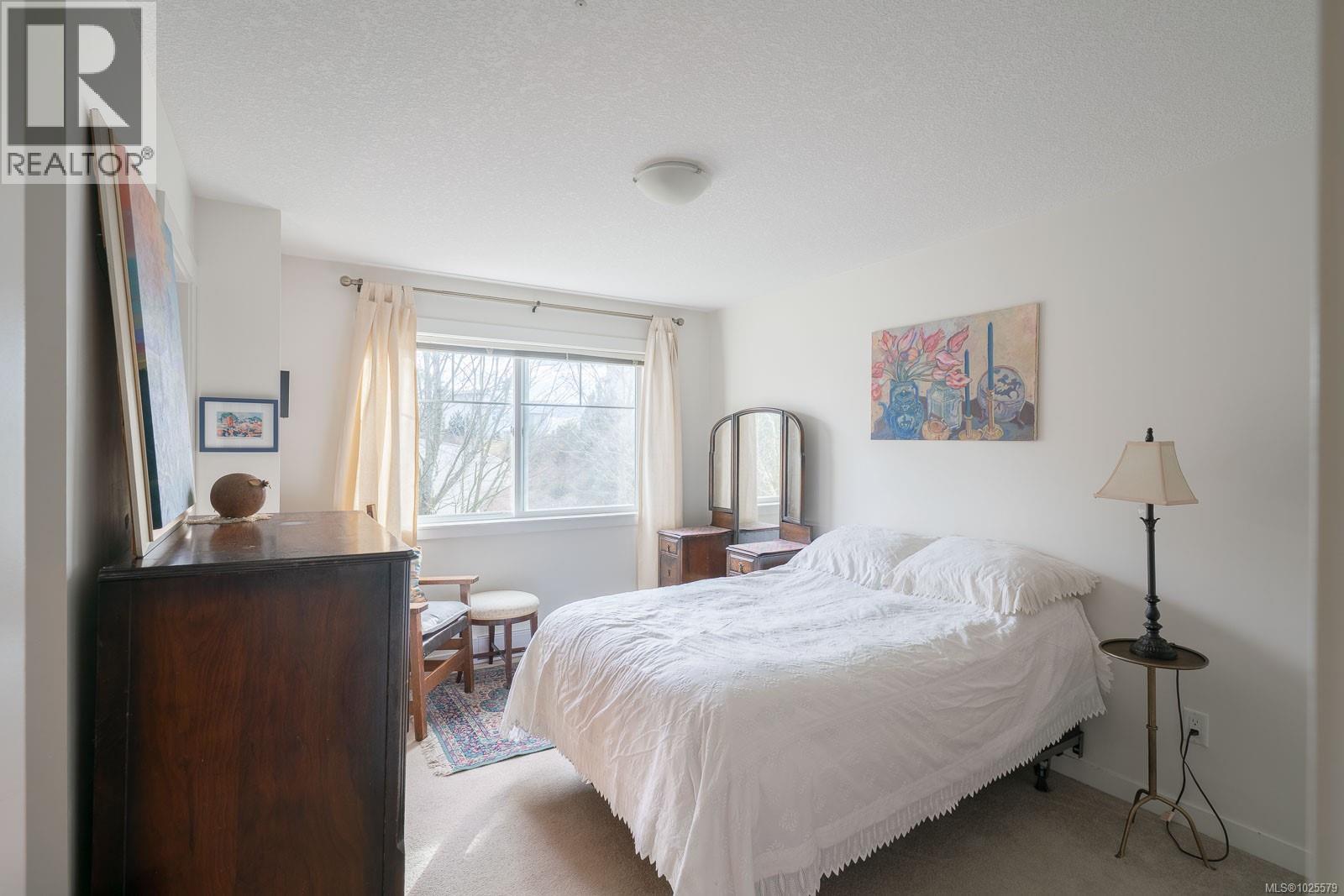 602 1675 Crescent View Dr, Nanaimo