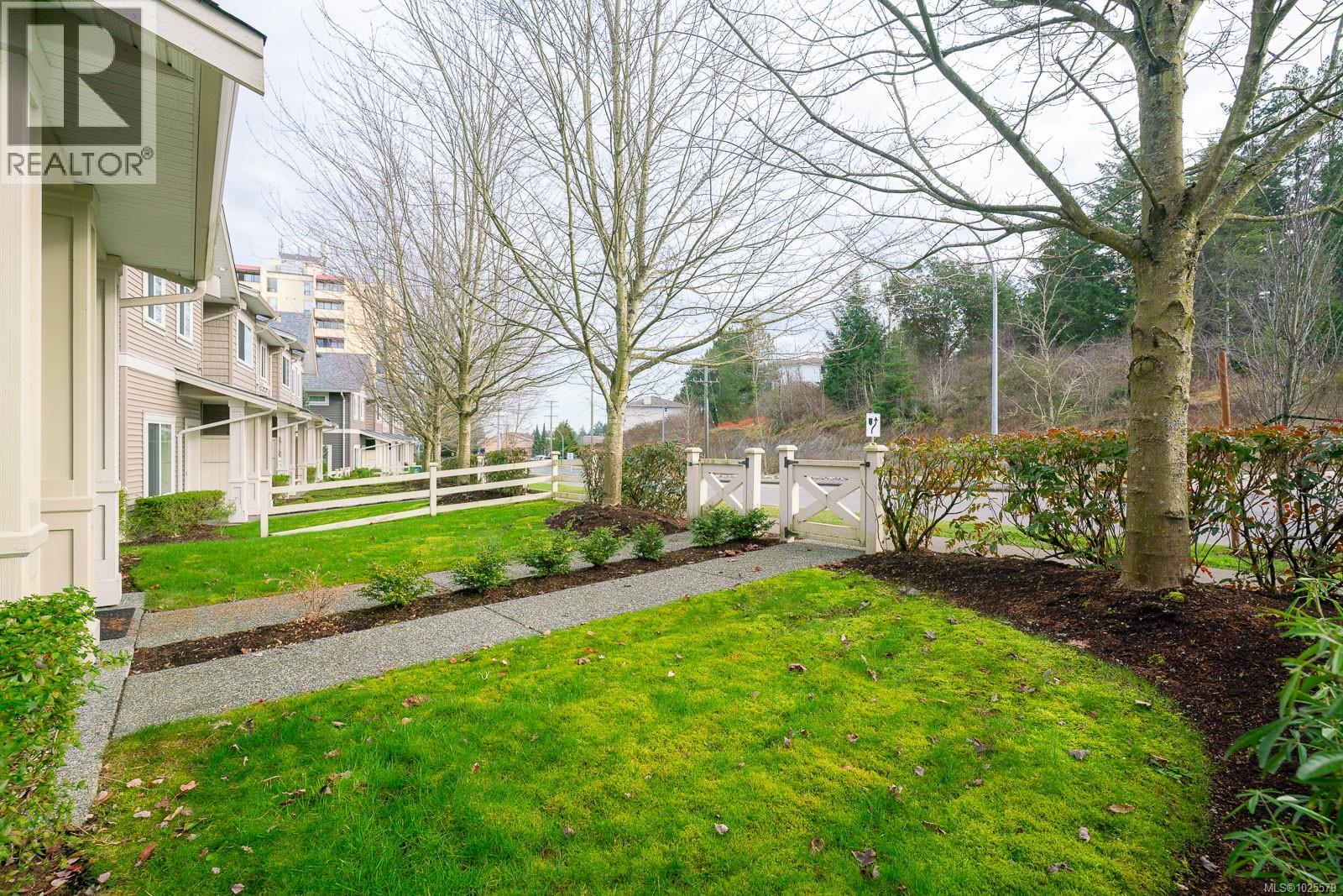 602 1675 Crescent View Dr, Nanaimo